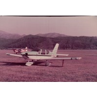 - FOTO ANNI '80 F-OGLT NELL'AEROPORTO DI VILLANOVA D'ALBENGA --