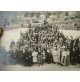 1930ca - FOTO DI GROSSO GRUPPO DI PERSONE IN VISITA AL COLOSSEO DI ROMA - 