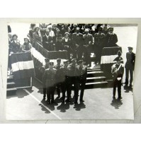 1950ca - FOTO CON MILITARI GUARDIA DI FINANZA CARABINIERI E CIVILI - PARATA ?