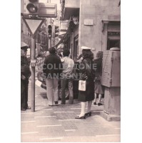 ALBENGA - ANNI '70 -- FOTOGRAFIA VIGILE URBANO IN VIA GENOVA -  C10-516