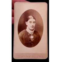 ANTICA FOTO CARTONATA - RAGAZZA INGLESE - HULL - 6,2 X 10,2 Cm -