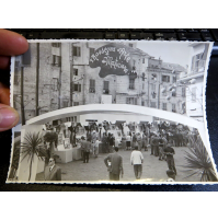 FOTO 1957 Sanremo, l° Rassegna d’Arte Matuziana – Piazza Bresca -