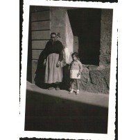 FOTO ANNI '30 - MAMMA E BAMBINA IN PUBBLICA VIA - 