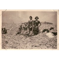 FOTO ANNI 30/40 - GRUPPO DI AMICI AL MARE --