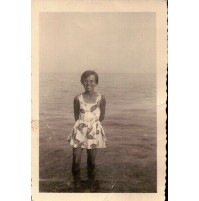 FOTO ANNI 40 - BAMBINA IN RIVA AL MARE - 