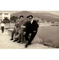 FOTO ANNI 50 - GRUPPO DI RAGAZZI A LOANO - SUL MARE