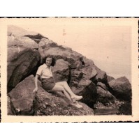 FOTO ANNI '50 - RAGAZZA AL MARE - 