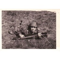 FOTO ANNI '50/'60 MILITAR ESERCITO ITALIANO IN ADDESTRAMENTO CON FUCILE  C10-280