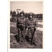 FOTO ANNI '50/'60 MILITARI ESERCITO ITALIANO IN MIMETICA ED ELMETTI C10-268