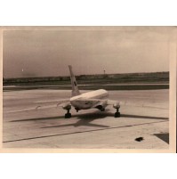 FOTO ANNI '60 AEROPLANO IN AEROPORTO - COMPAGNIA AEREA CIVILE - 23-146