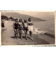 FOTO DEL 1938 - FAMIGLIA AL COMPLETO CAMMINA AD ALASSIO -