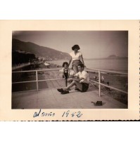 FOTO DEL 1952 - RAGAZZI IN SPIAGGIA -  C17-693