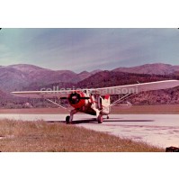 FOTO DI AEROPLANO IN AEROPORTO DI VILLANOVA D'ALBENGA ANNI '70 - C4-2504