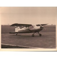 FOTO DI AEROPLANO IN AEROPORTO - IN POSTEGGIO - 