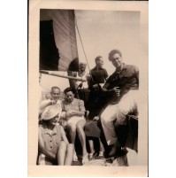 FOTO DI AMICI SU BARCA AL MARE CON CHITARRA - 1930/40