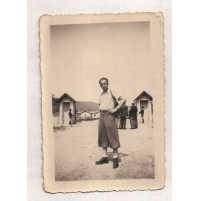 FOTO RAGAZZO DAVANTI A CAMPO DELLA G.I.L. - 1930ca