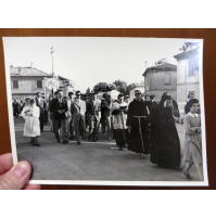 FOTOGRAFIA ANNI 50 - FUNERALE - PROCESSIONE - 23,5 X 17,5 CM / ERG