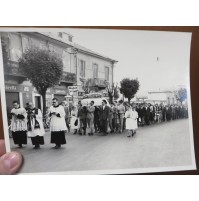 FOTOGRAFIA ANNI 50 - FUNERALE - PROCESSIONE - 23,5 X 17,5 CM / LAMBRETTA MOBIL