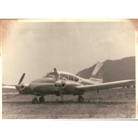 FOTOGRAFIA  ANNI '60 / AEROPLANO IN AEROPORTO DI VILLANOVA D'ALBENGA C13-1013