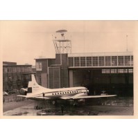 FOTOGRAFIA ANNI '60 - AEROPORTO CON AEROPLANO CIVILE PASSEGGERI KLM