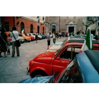 FOTOGRAFIA DEL 2011 - ESPOSIZIONE FIAT 500 IN PIAZZA SAN MICHELE AD ALBENGA - 