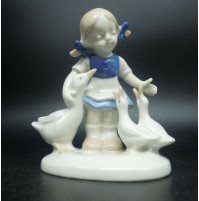 SCULTURA IN CERAMICA STATUINA - BAMBINA E OCHE OCHETTE PAPERELLE ANATRE - 