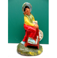 STATUINA DEL PRESEPE IN PASTA - FILATRICE -